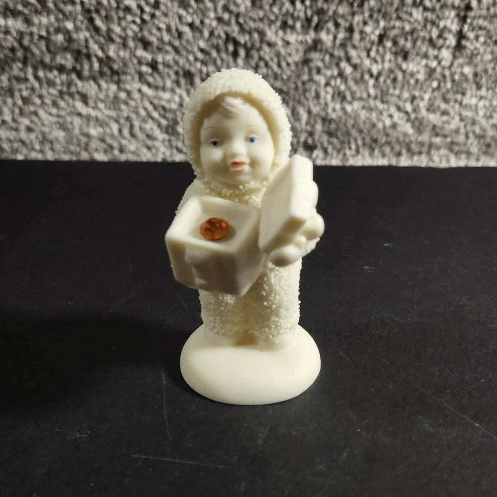 Department 56 Snowbabies Figurine White Child with Amber Gem Gift Winter Trinket